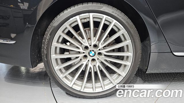 BMW 7 Series (G11) 745e iPerformance Design Pure Excellence 2021 — фото 21
