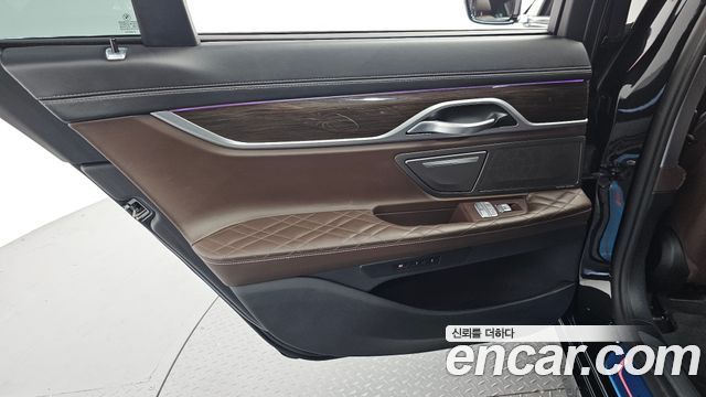 BMW 7 Series (G11) 745e iPerformance Design Pure Excellence 2021 — фото 25