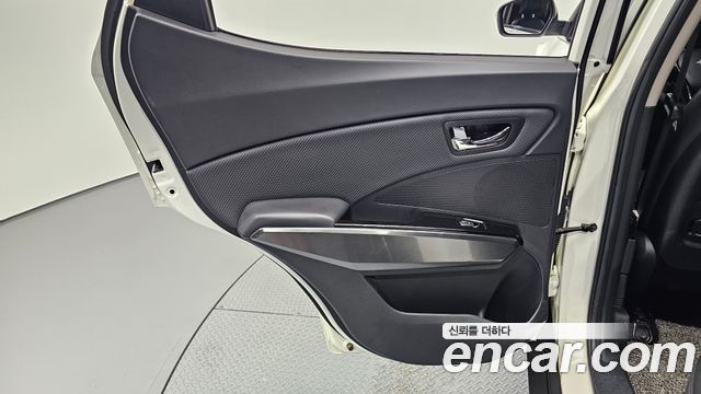 KG Mobility (SsangYong) Very New Tivoli Gasoline 1.5 2WD V3 2022 — фото 25