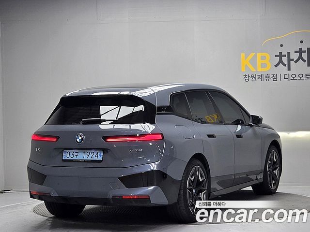 BMW iX xDrive50 Sports Plus 2024 — фото 2