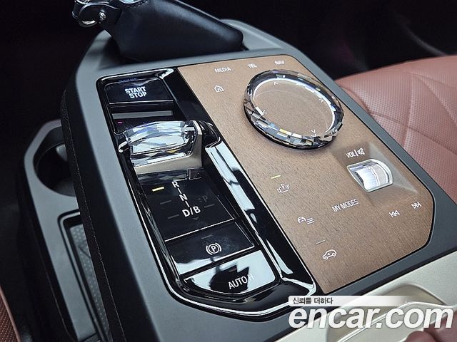 BMW iX xDrive50 Sports Plus 2024 — фото 9