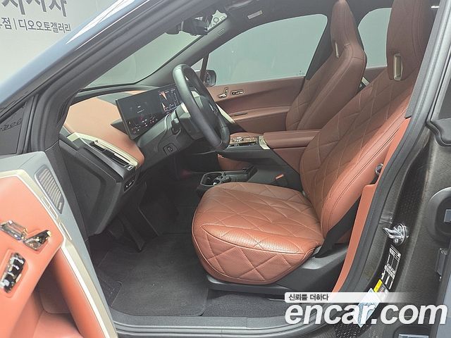 BMW iX xDrive50 Sports Plus 2024 — фото 10