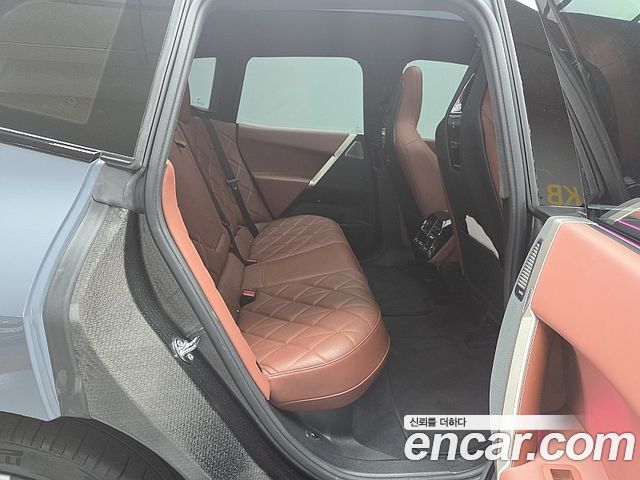 BMW iX xDrive50 Sports Plus 2024 — фото 18