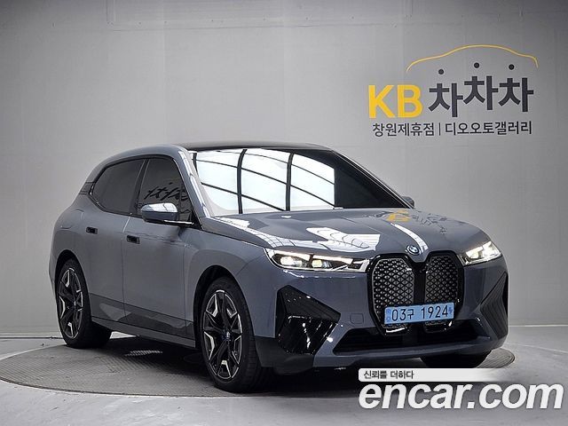BMW iX xDrive50 Sports Plus 2024 — фото 23