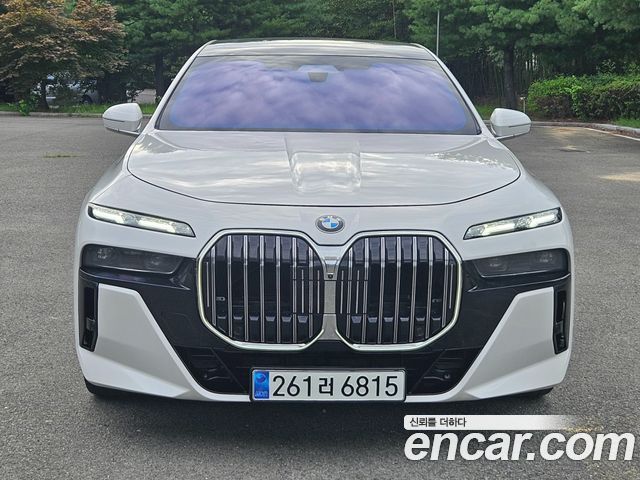 BMW 7 Series (G70) 740i xDrive M Sport 2024 — фото 1