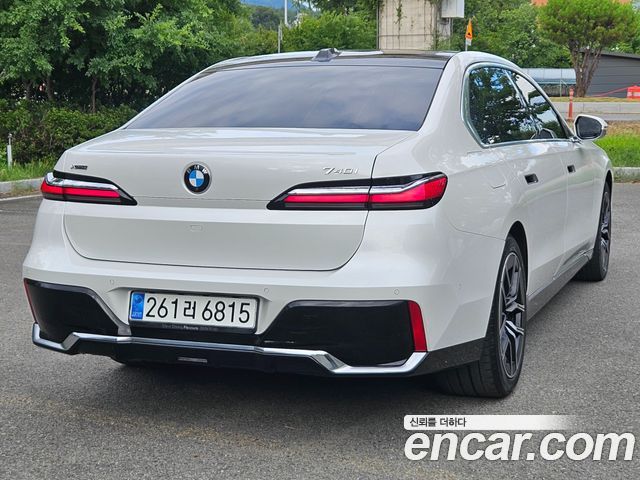 BMW 7 Series (G70) 740i xDrive M Sport 2024 — фото 6
