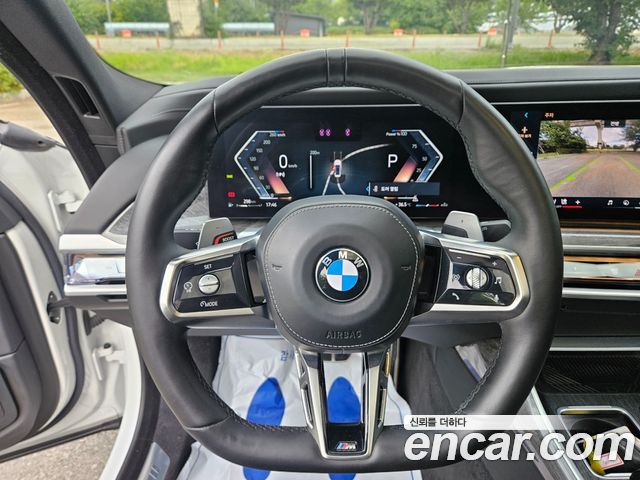 BMW 7 Series (G70) 740i xDrive M Sport 2024 — фото 18