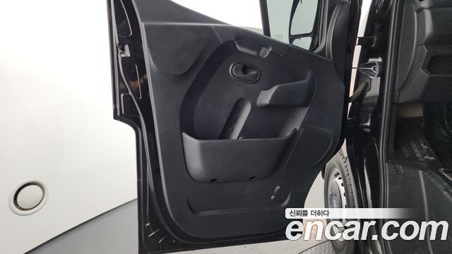Renault Korea Master 2.3 Van L 2020 — фото 25