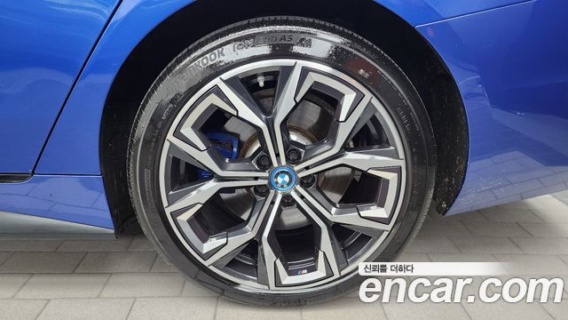 BMW i4 eDrive40 M Sports Pro 2024 — фото 21
