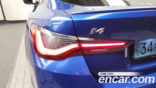 BMW i4 eDrive40 M Sports Pro 2024 — фото 23