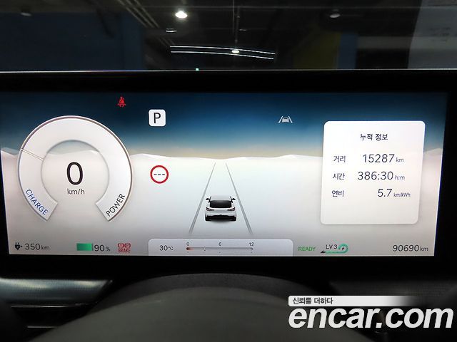 Genesis GV60 Standard AWD 2022 — фото 8