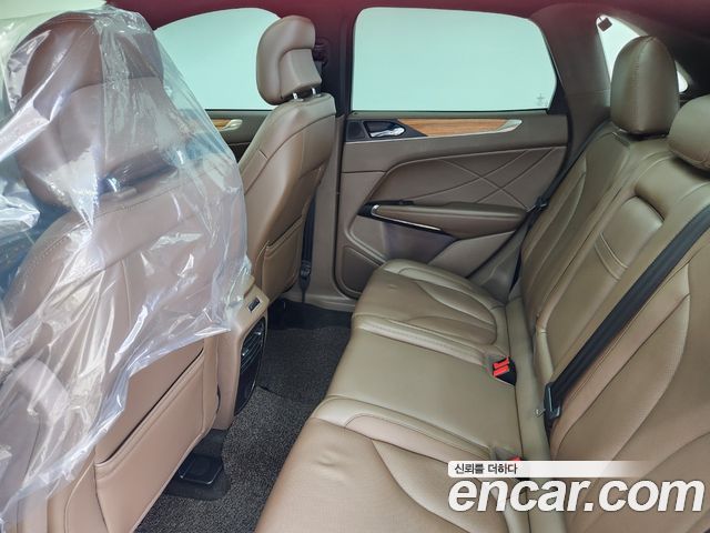 Lincoln MKC 2.0 AWD 2015 — фото 9