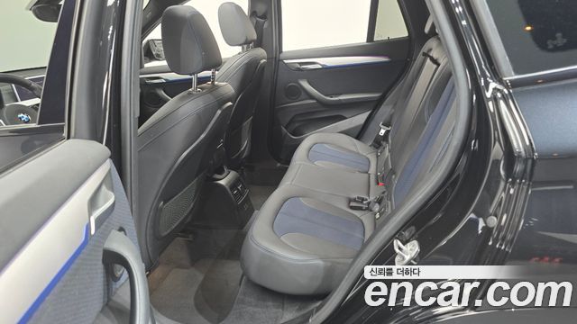 BMW X1 (F48) xDrive 20i M Sport 2020 — фото 26