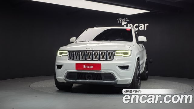 Jeep Grand Cherokee 3.0 Diesel Overland WK2 2017 — фото 3