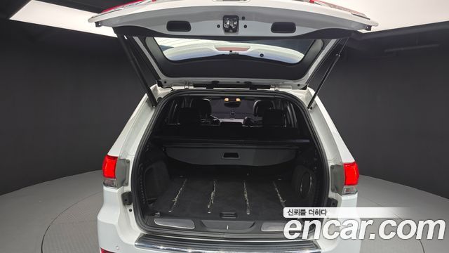 Jeep Grand Cherokee 3.0 Diesel Overland WK2 2017 — фото 20