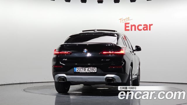 BMW X4 (G02) xDrive20i xLine 2023 — фото 4