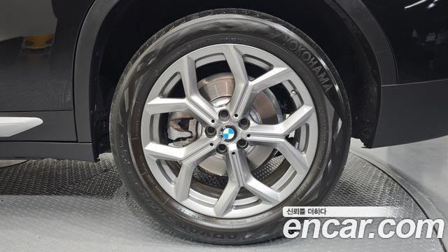 BMW X4 (G02) xDrive20i xLine 2023 — фото 21