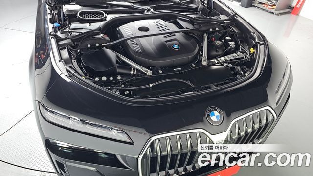 BMW 7 Series (G70) 740i xDrive M Sport Limited 2026 — фото 6