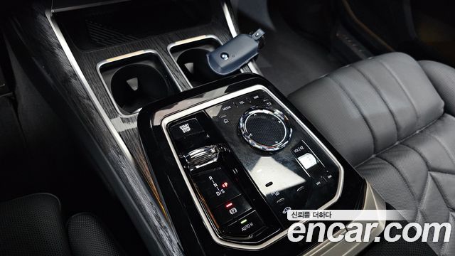 BMW 7 Series (G70) 740i xDrive M Sport Limited 2026 — фото 9