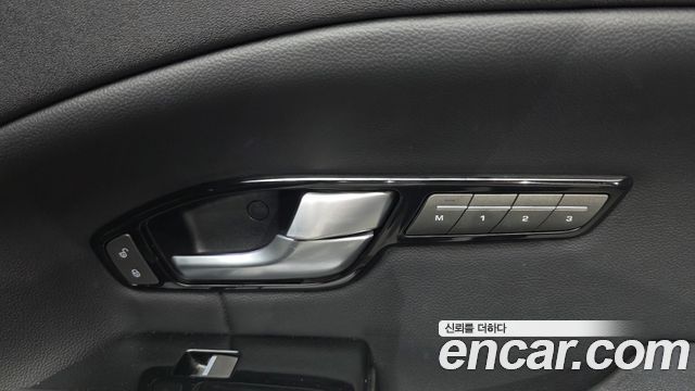 Land Rover Range Rover Evoque 2.0 TD4 SE Dynamic Convertible 2017 — фото 18