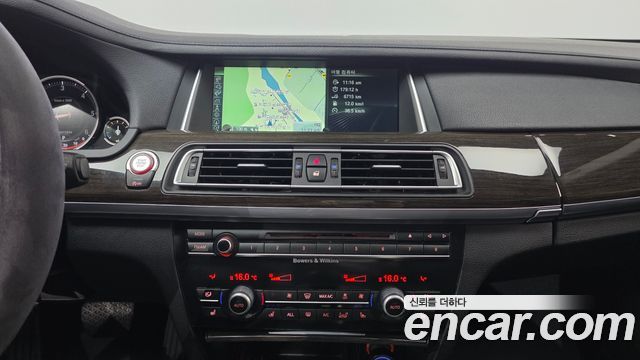 BMW 7 Series (F01) 740d xDrive 2013 — фото 15
