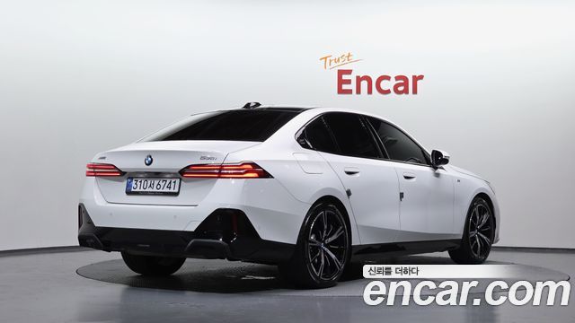 BMW 5 Series (G60) 530i xDrive M Sport 2025 — фото 2
