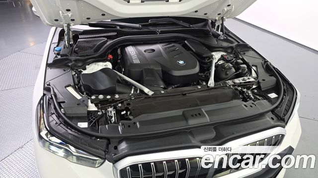 BMW 5 Series (G60) 530i xDrive M Sport 2025 — фото 6