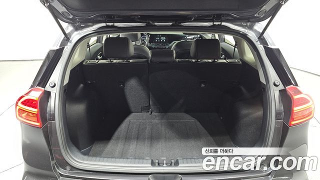 Kia Niro 1.6 HEV Prestige 2021 — фото 17