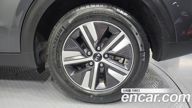 Kia Niro 1.6 HEV Prestige 2021 — фото 21