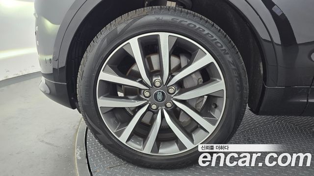 Land Rover Discovery 5 P360 R-Dynamic SE 2022 — фото 5