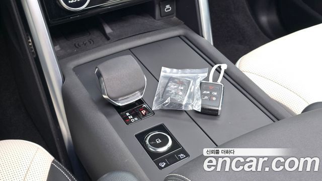 Land Rover Discovery 5 P360 R-Dynamic SE 2022 — фото 9