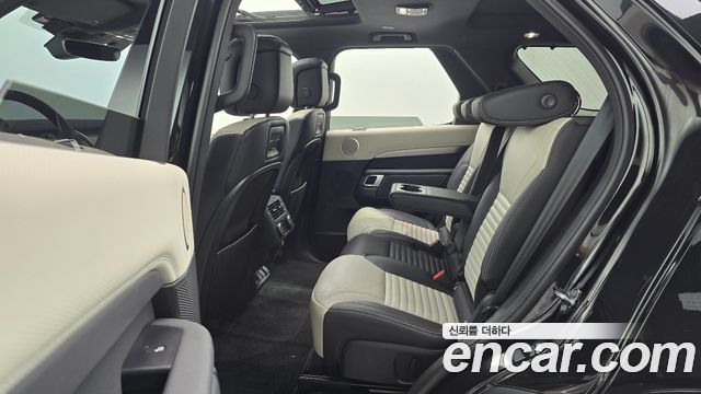 Land Rover Discovery 5 P360 R-Dynamic SE 2022 — фото 15