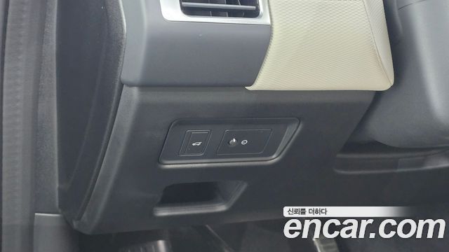 Land Rover Discovery 5 P360 R-Dynamic SE 2022 — фото 17