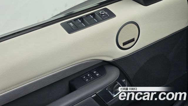 Land Rover Discovery 5 P360 R-Dynamic SE 2022 — фото 22