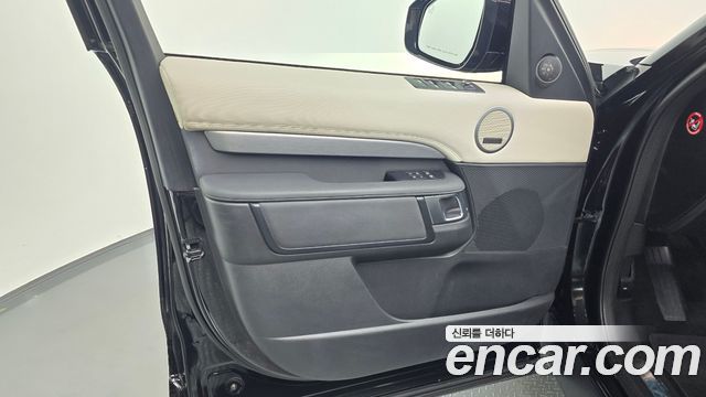 Land Rover Discovery 5 P360 R-Dynamic SE 2022 — фото 30