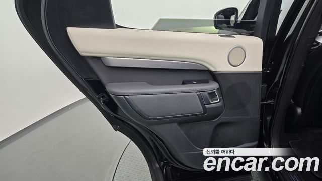 Land Rover Discovery 5 P360 R-Dynamic SE 2022 — фото 31
