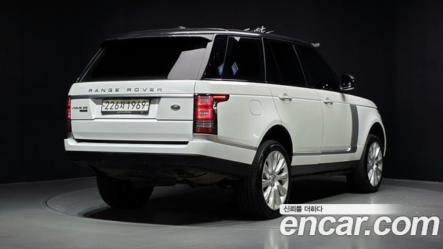 Land Rover Range Rover (IV) 4.4 SDV8 Vogue SE DIESEL 2016 — фото 2