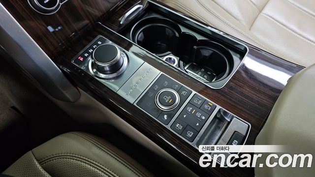 Land Rover Range Rover (IV) 4.4 SDV8 Vogue SE DIESEL 2016 — фото 9