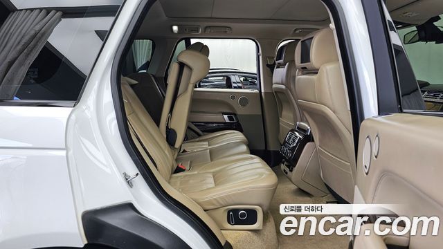 Land Rover Range Rover (IV) 4.4 SDV8 Vogue SE DIESEL 2016 — фото 12