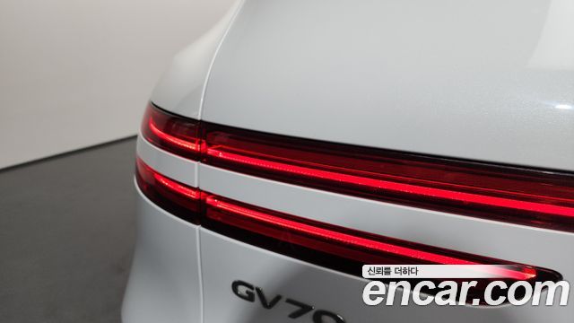 Genesis GV70 2.5T Gasoline AWD 2022 — фото 23