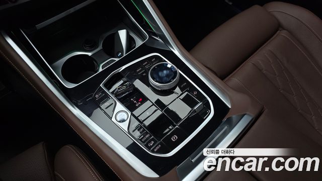 BMW X6 (G06) xDrive40i M Sport 2025 — фото 9