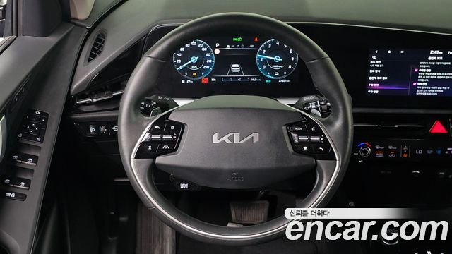 Kia Niro Prestige 2024 — фото 13