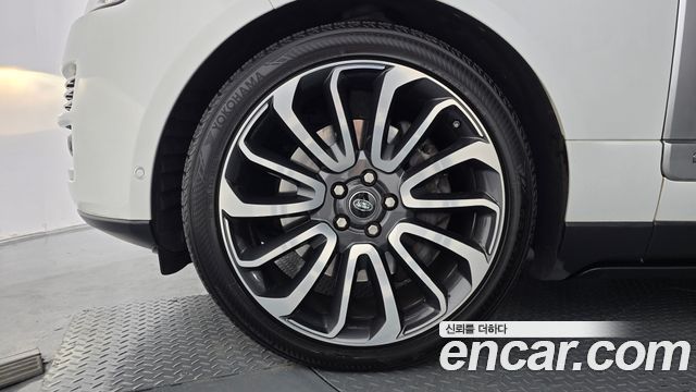 Land Rover Range Rover (IV) 4.4 SDV8 AB LWB DIESEL 2017 — фото 5