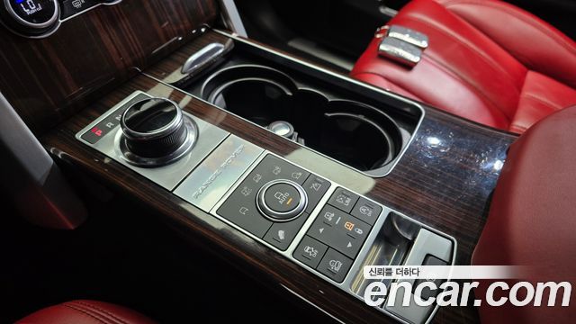 Land Rover Range Rover (IV) 4.4 SDV8 AB LWB DIESEL 2017 — фото 9