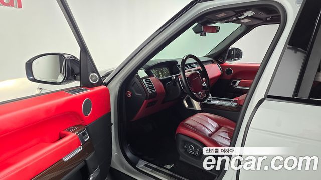 Land Rover Range Rover (IV) 4.4 SDV8 AB LWB DIESEL 2017 — фото 10