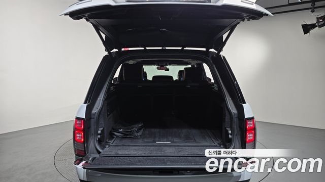 Land Rover Range Rover (IV) 4.4 SDV8 AB LWB DIESEL 2017 — фото 24