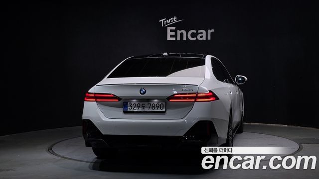 BMW 5 Series (G60) 520i Special Edition 2026 — фото 4