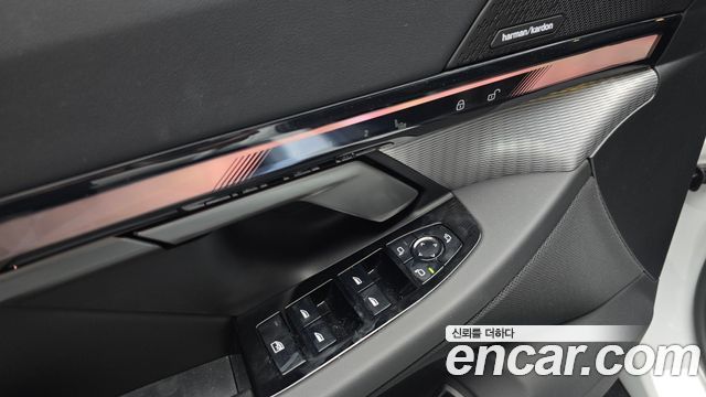 BMW 5 Series (G60) 520i Special Edition 2026 — фото 19
