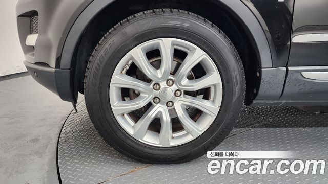 Land Rover Range Rover Evoque 2.2 SD4 Pure 2015 — фото 5
