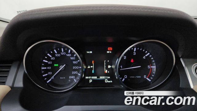 Land Rover Range Rover Evoque 2.2 SD4 Pure 2015 — фото 8